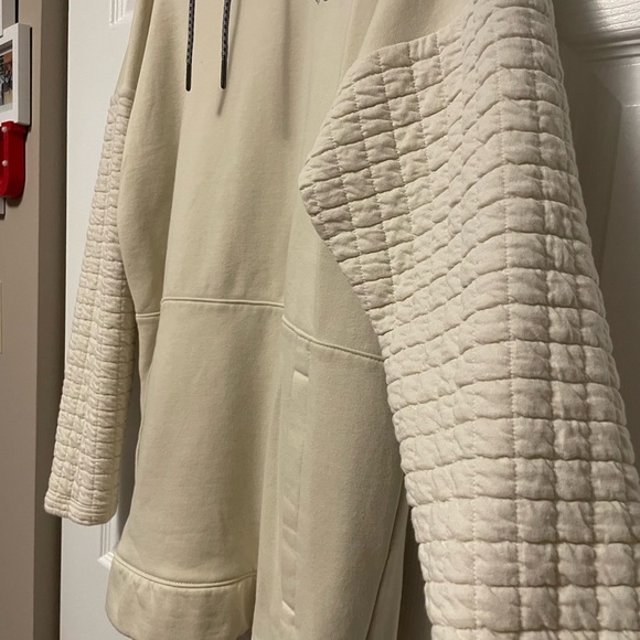 Columbia sweatshirts brown and beige color. - Picture 5 of 5